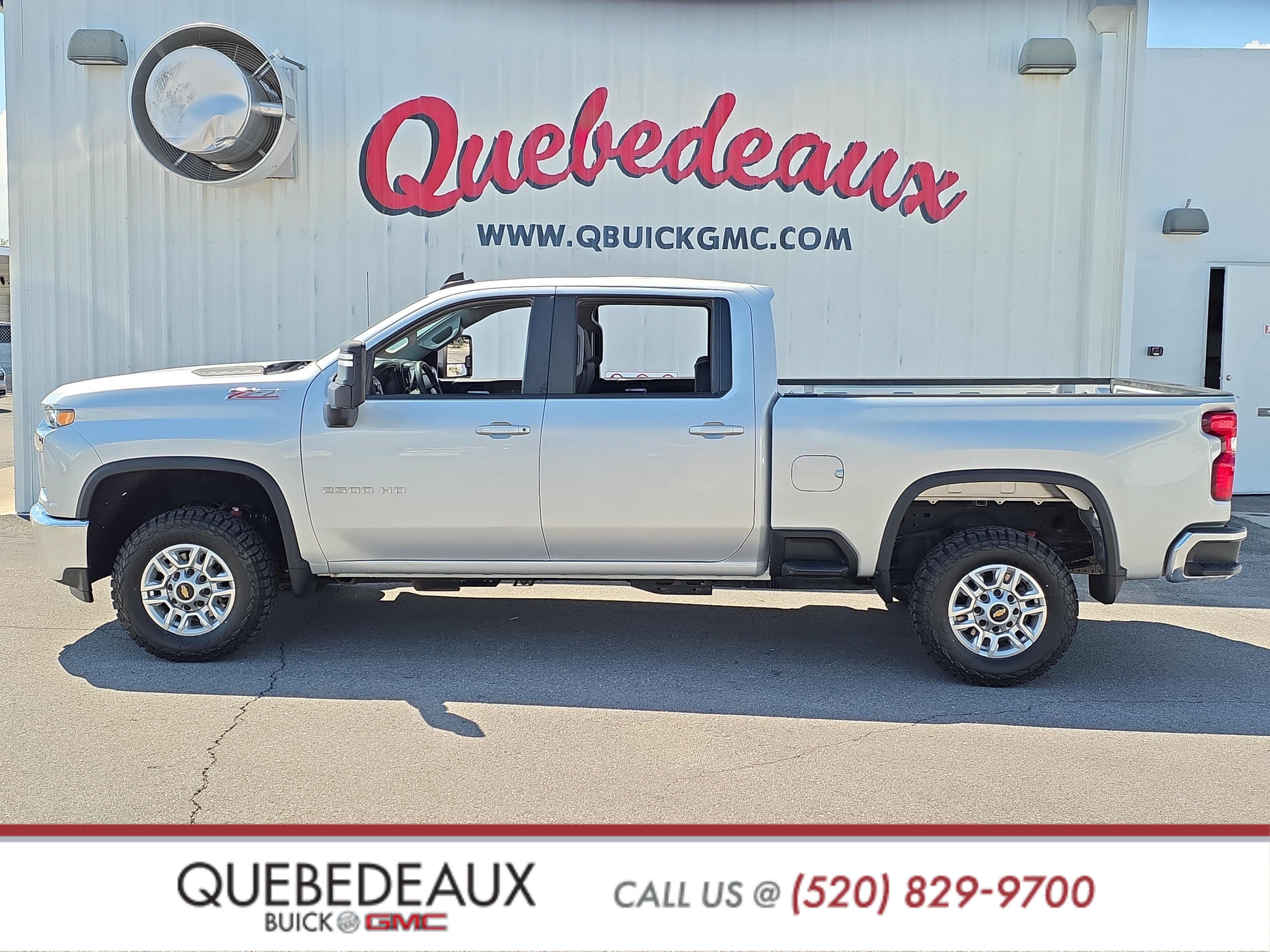 Used 2020 Chevrolet Silverado 2500 LT w/ Advanced Trailering Package AWD/4WD image 4