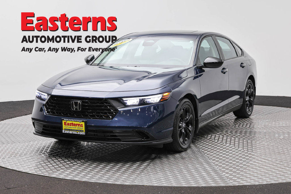 Used 2025 Honda Accord SE image 1