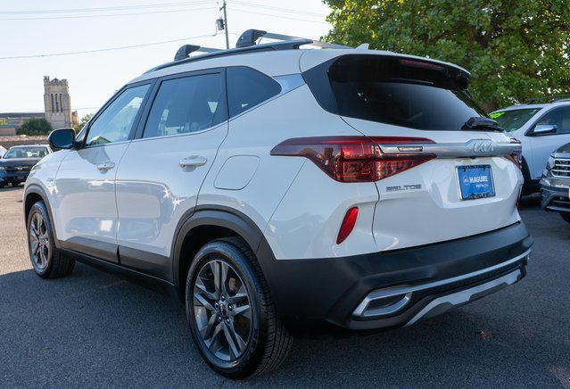Used 2023 Kia Seltos S w/ Navigation Package AWD/4WD image 8