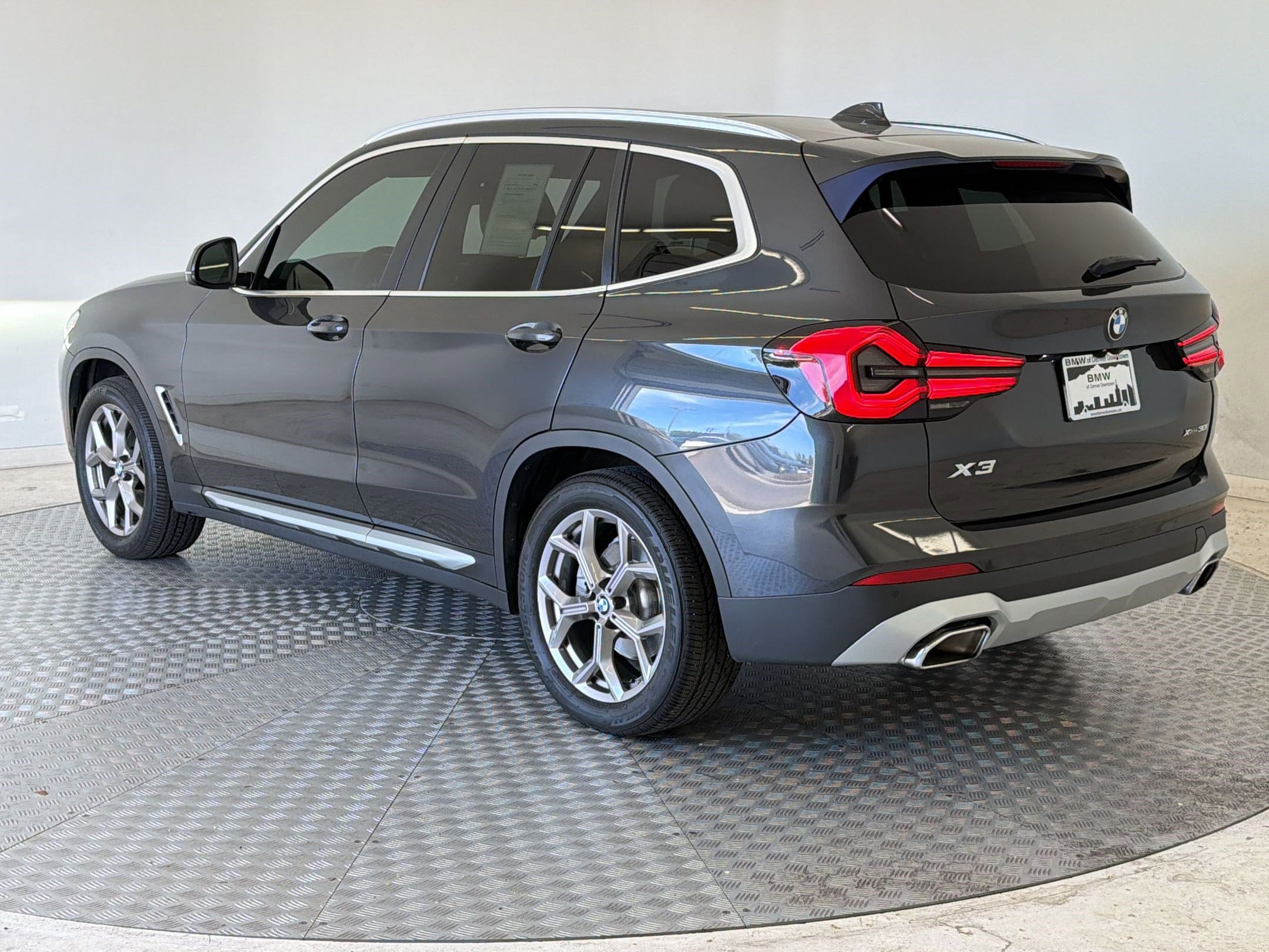 Certified 2022 BMW X3 xDrive30i w/ Convenience Package image 3