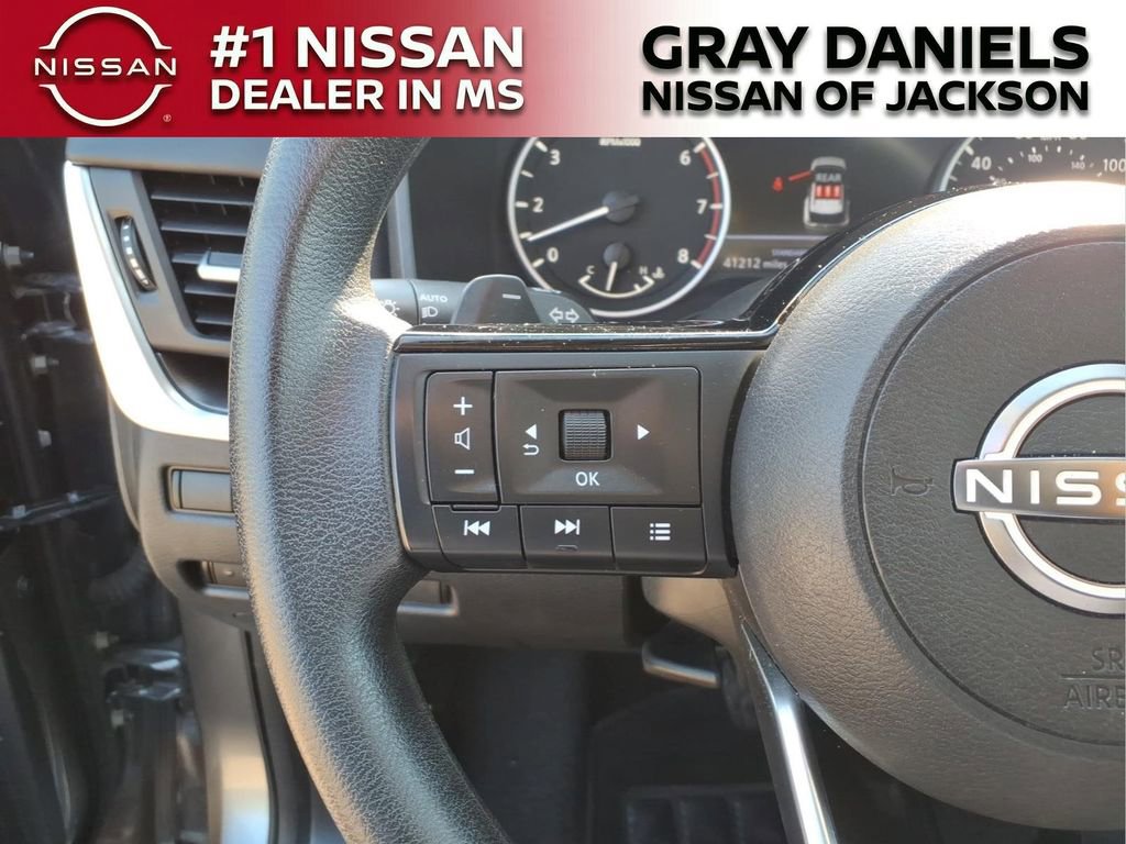 Used 2023 Nissan Rogue SV FWD image 13