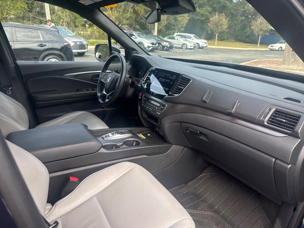 Used 2025 Honda Passport EX-L image 15