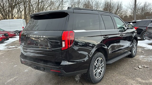 New 2025 Ford Expedition Active image 30