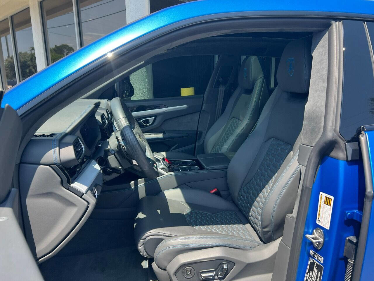 Used 2021 Lamborghini Urus image 23