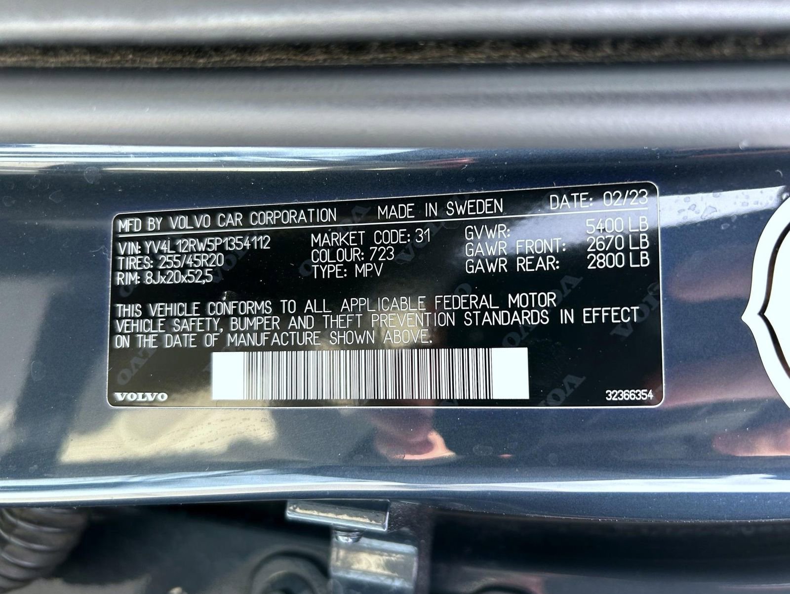 Used 2023 Volvo XC60 B5 Plus image 24