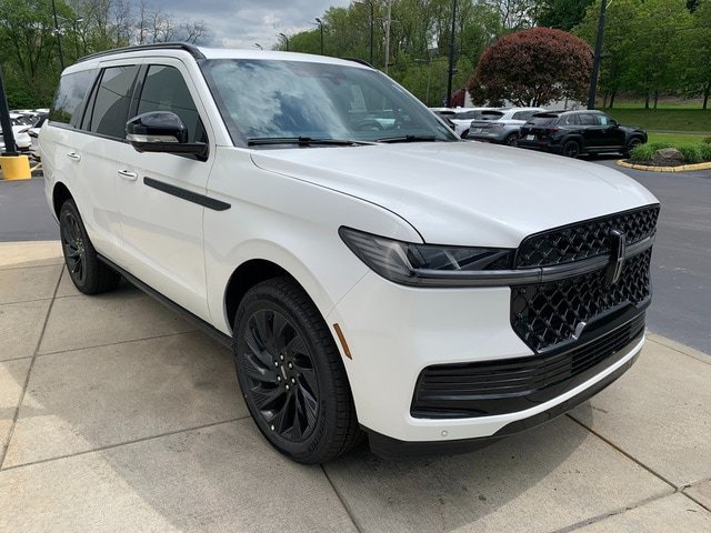 New 2026 Lincoln Navigator Reserve w/ Jet Appearance Package AWD/4WD image 9