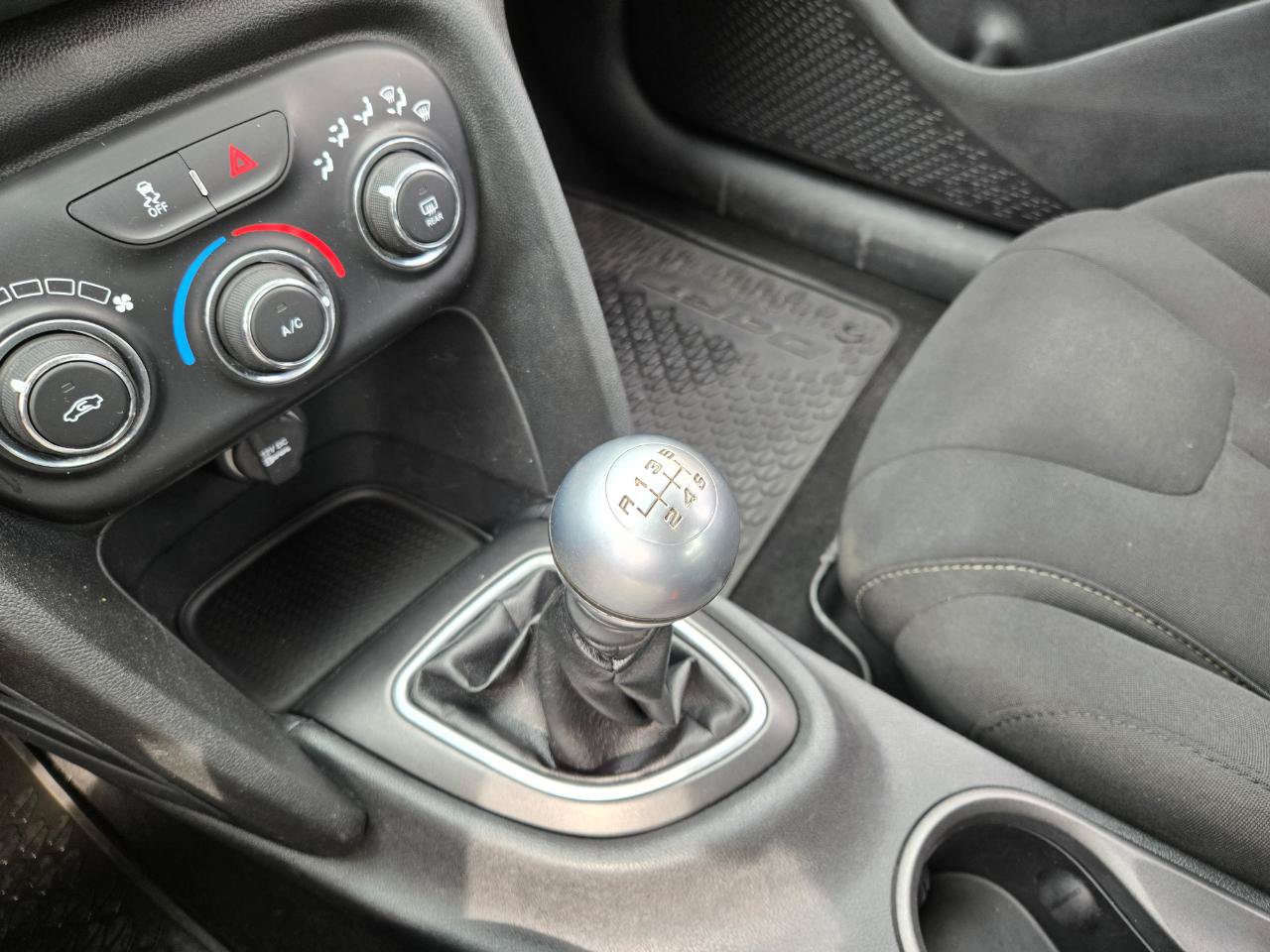 Used 2013 Dodge Dart SXT FWD image 14