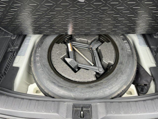 Used 2022 Toyota RAV4 XLE Premium FWD image 14
