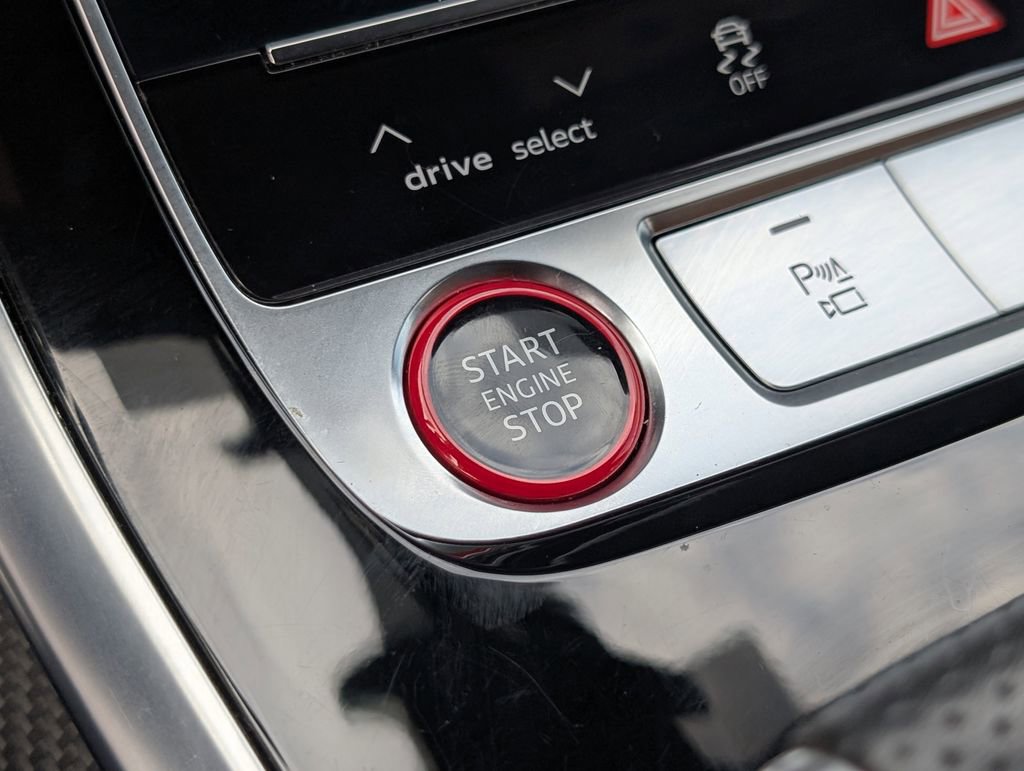 Used 2022 Audi RS Q8 image 31