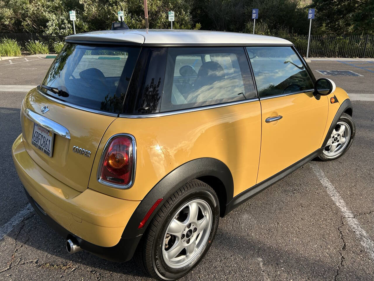 Used 2007 MINI Cooper Hardtop image 2