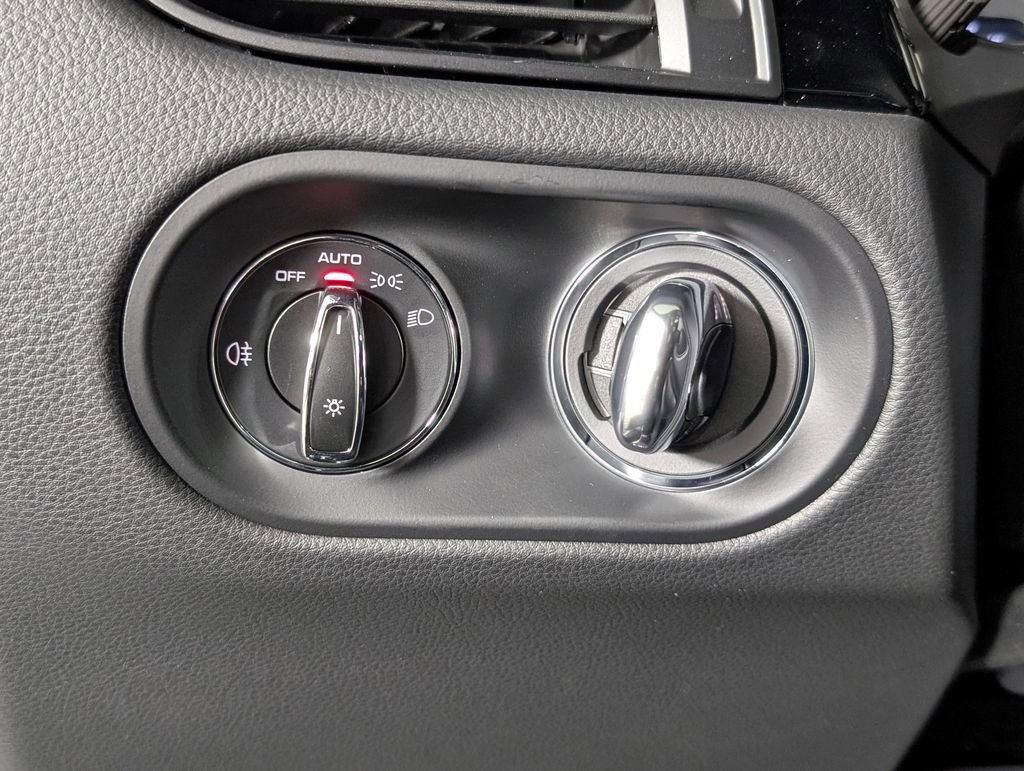 New 2026 Porsche Macan image 34