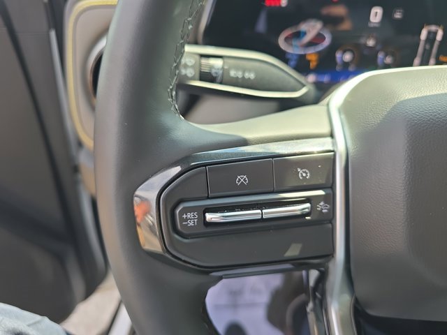 Used 2024 Chevrolet Colorado ZR2 w/ ZR2 Convenience Package III image 25