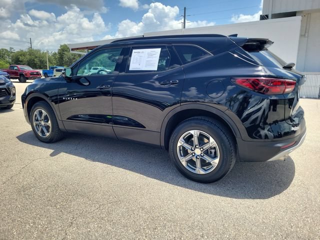Used 2023 Chevrolet Blazer LT w/ Sound & Technology Package FWD image 3