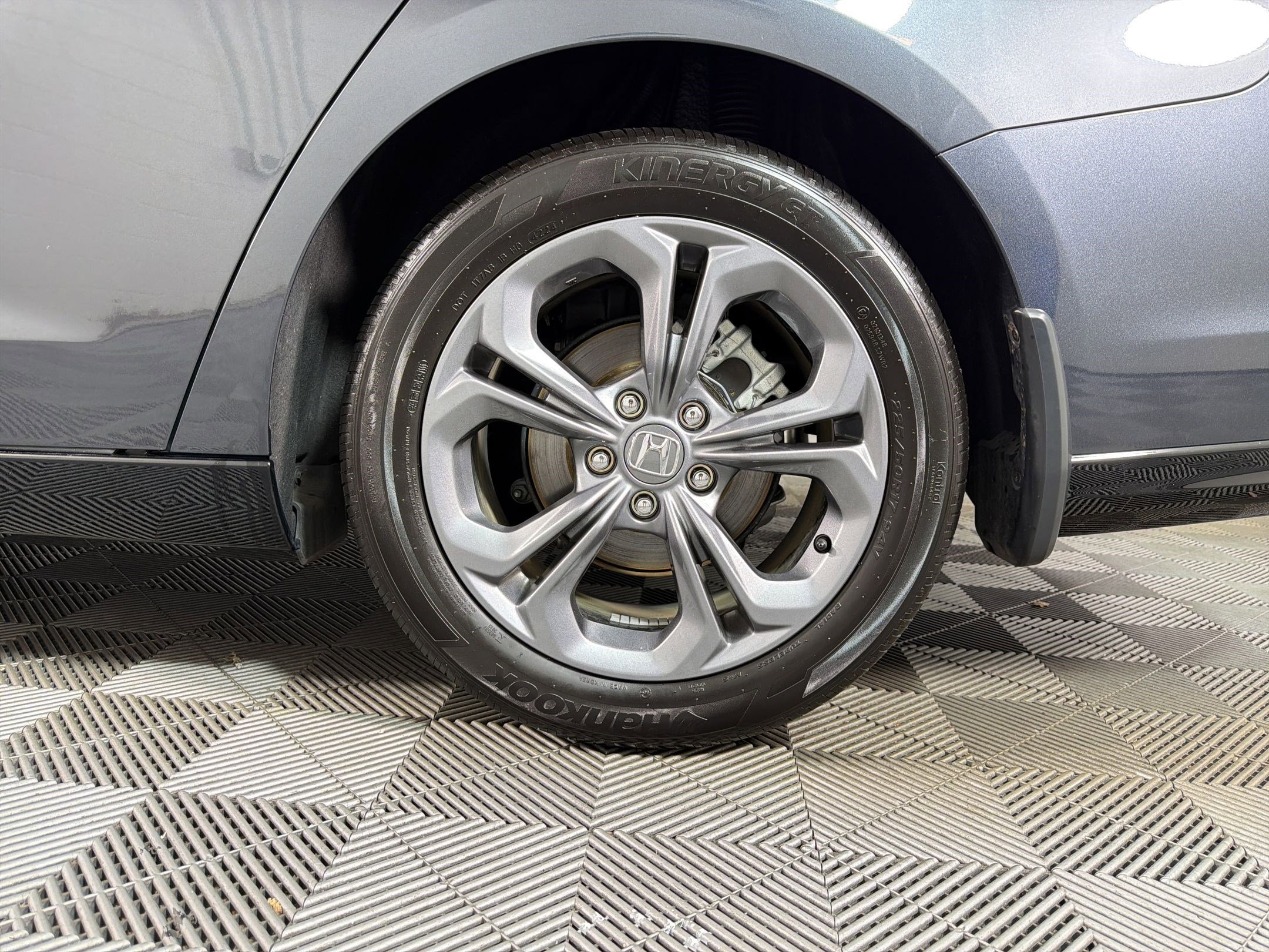 Certified 2025 Honda Accord EX-L image 9