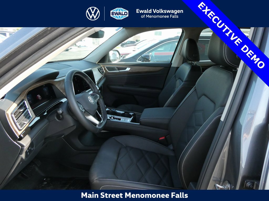 Certified 2025 Volkswagen Atlas SE image 31