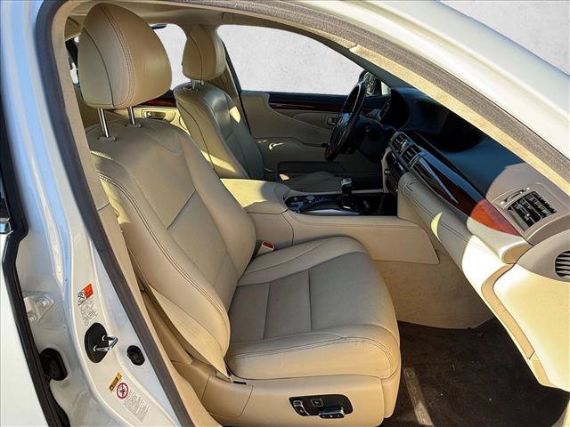 Used 2015 Lexus LS 460 w/ Comfort Package RWD image 14