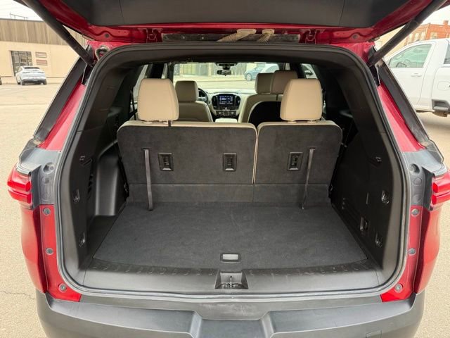 Used 2023 Chevrolet Traverse LT image 32