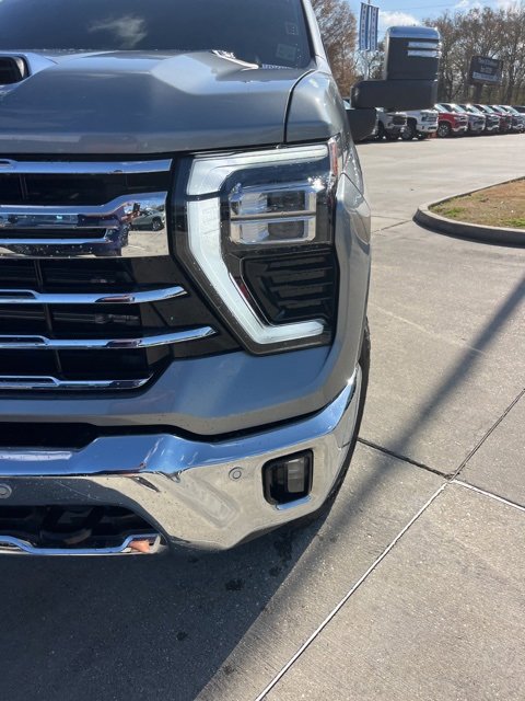 Used 2024 Chevrolet Silverado 2500 LTZ w/ LTZ Premium Package image 14