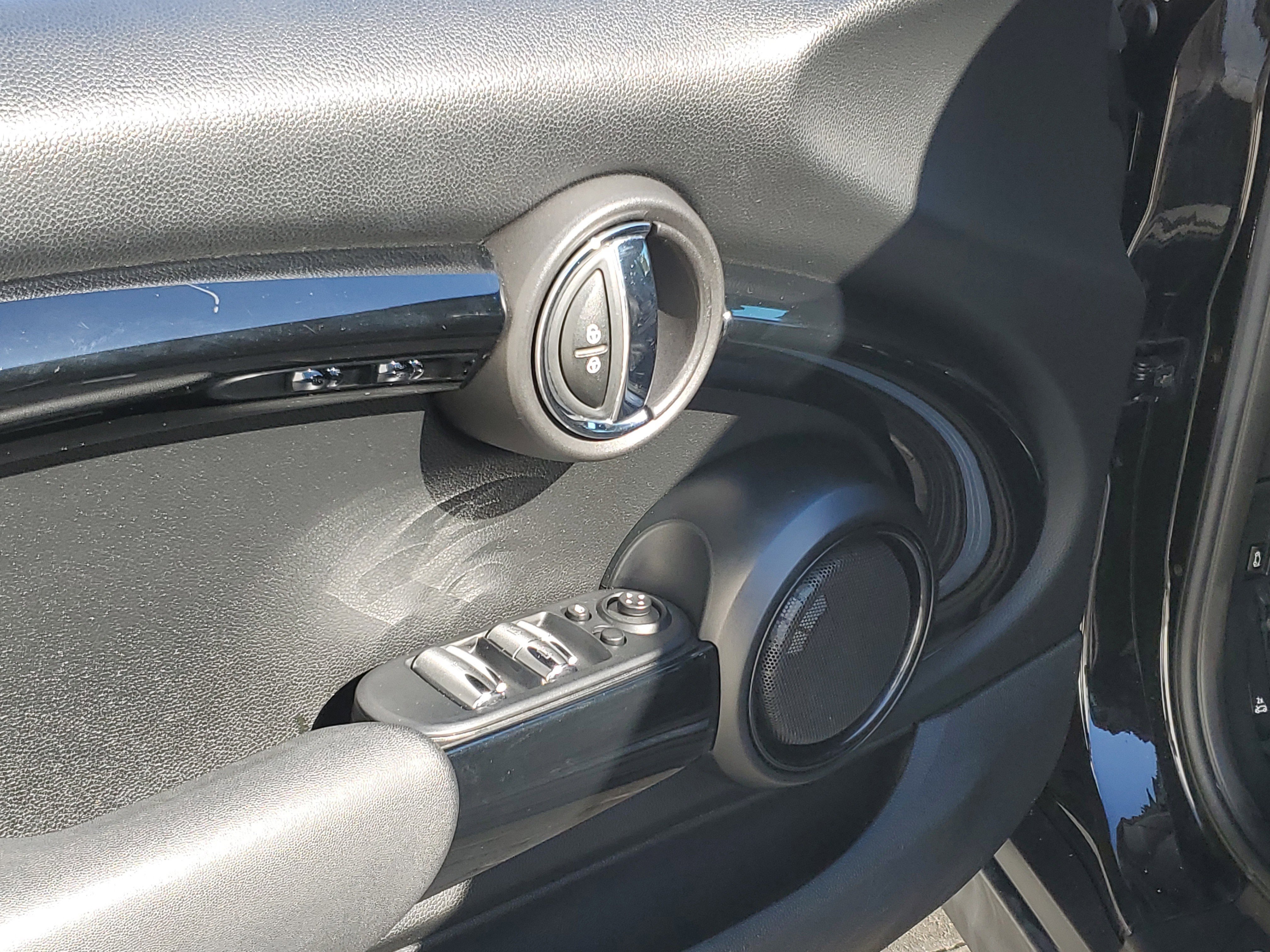 Used 2016 MINI Cooper S image 16