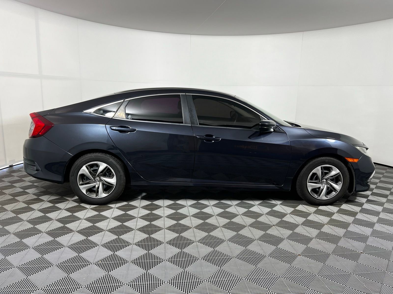 Used 2019 Honda Civic LX image 4