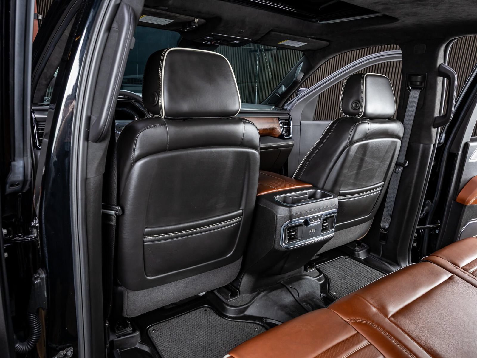 Used 2024 GMC Sierra 3500 Denali Ultimate AWD/4WD image 31