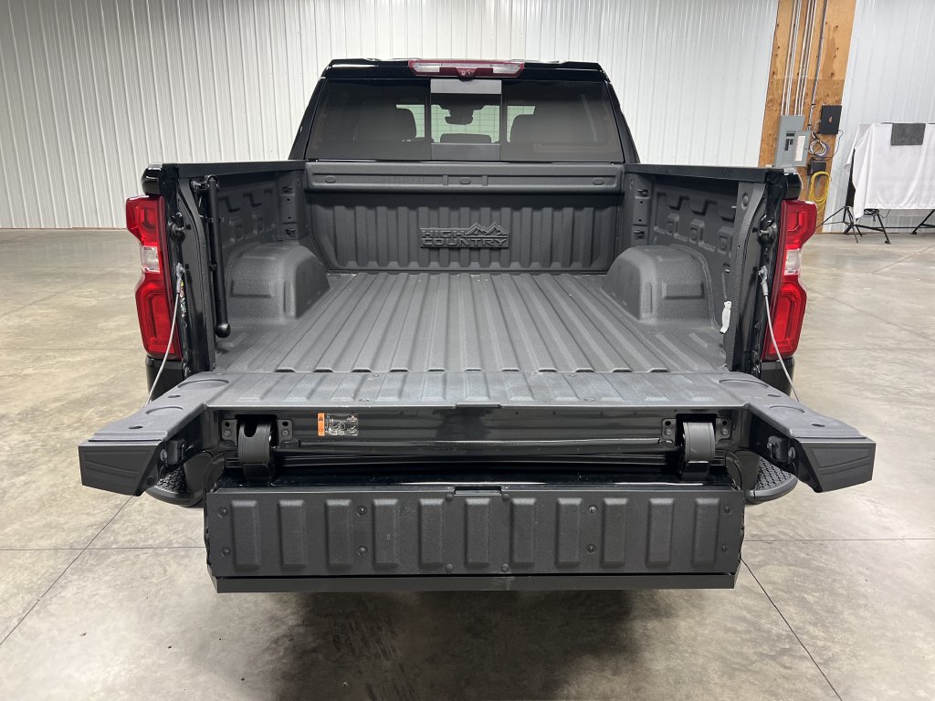 Certified 2024 Chevrolet Silverado 1500 High Country w/ Technology Package AWD/4WD image 12