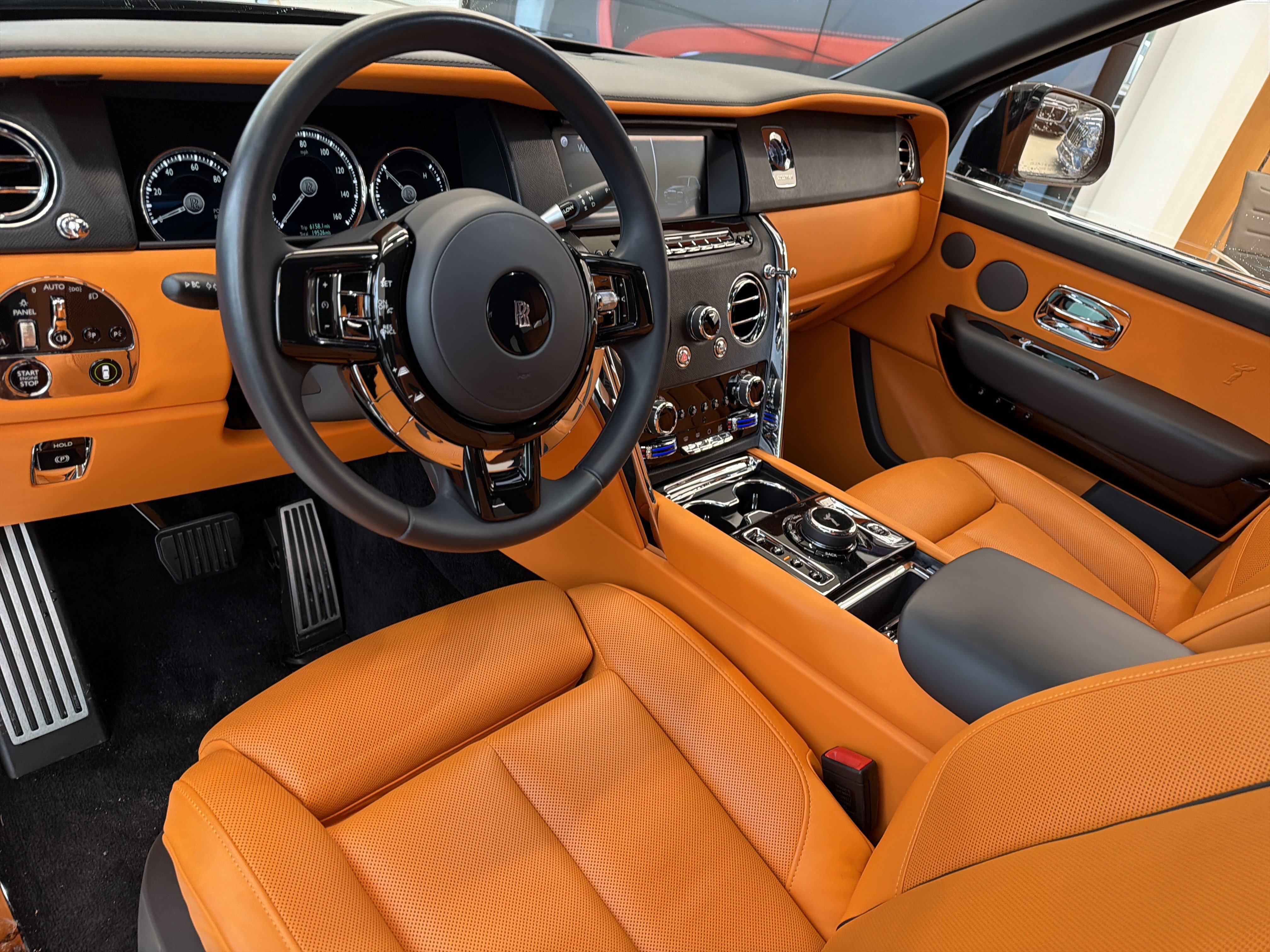 Certified 2022 Rolls-Royce Cullinan AWD/4WD image 14