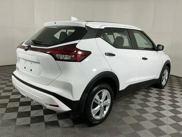 New 2025 Nissan Kicks Play S image 7
