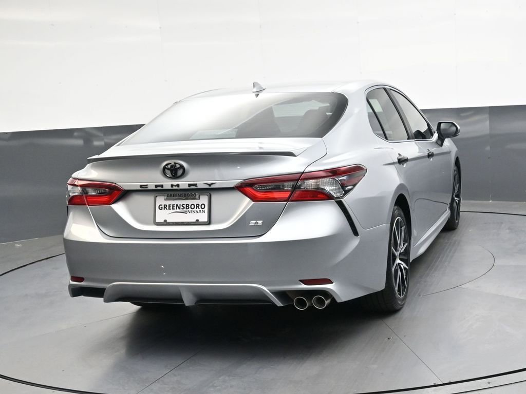 Used 2023 Toyota Camry SE FWD image 4