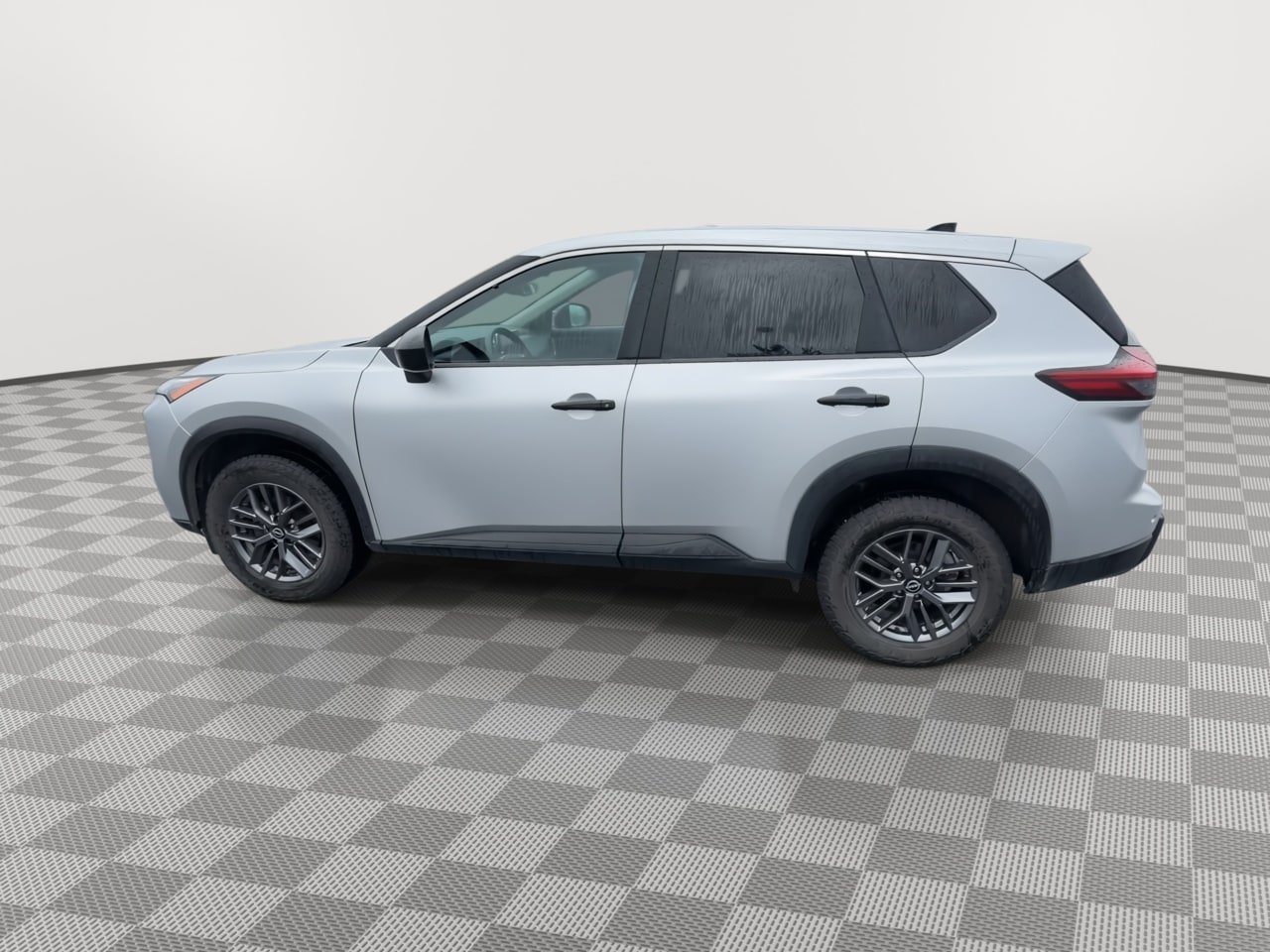 Used 2024 Nissan Rogue S AWD/4WD image 5