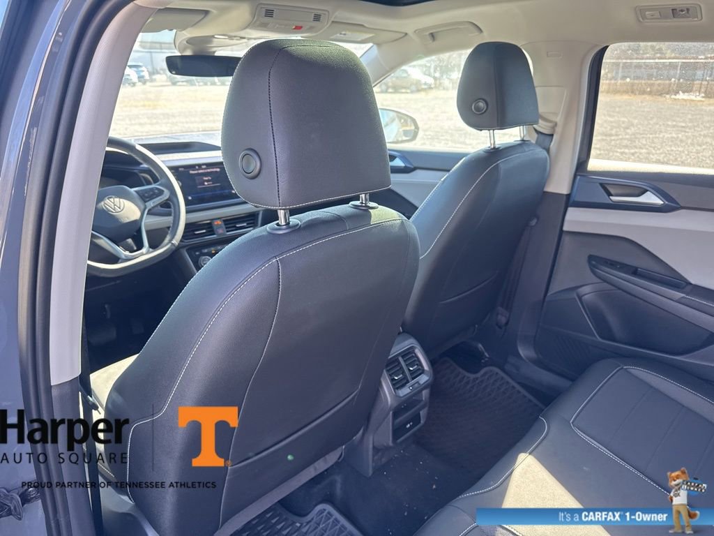 Used 2024 Volkswagen Taos SE w/ Panoramic Sunroof Package image 11