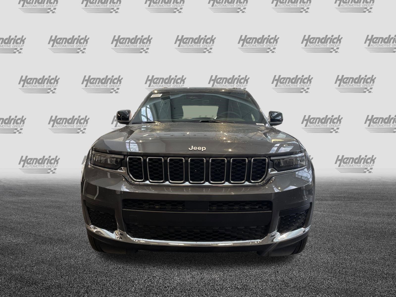 Certified 2025 Jeep Grand Cherokee L Laredo w/ Luxury Tech Group I RWD image 3