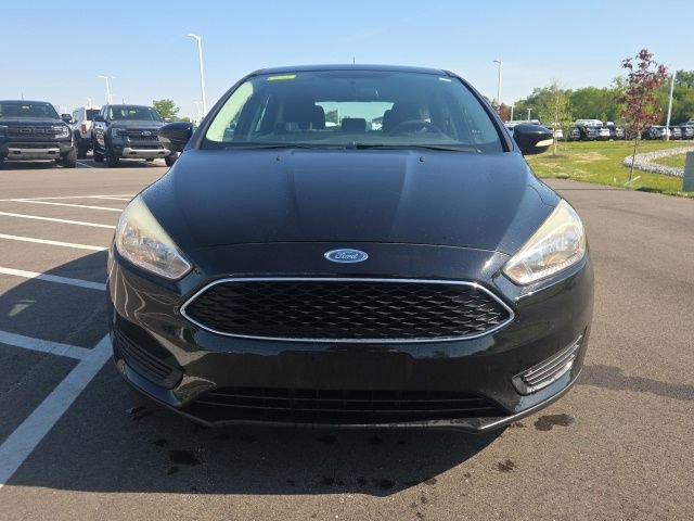 Used 2017 Ford Focus SE FWD image 2