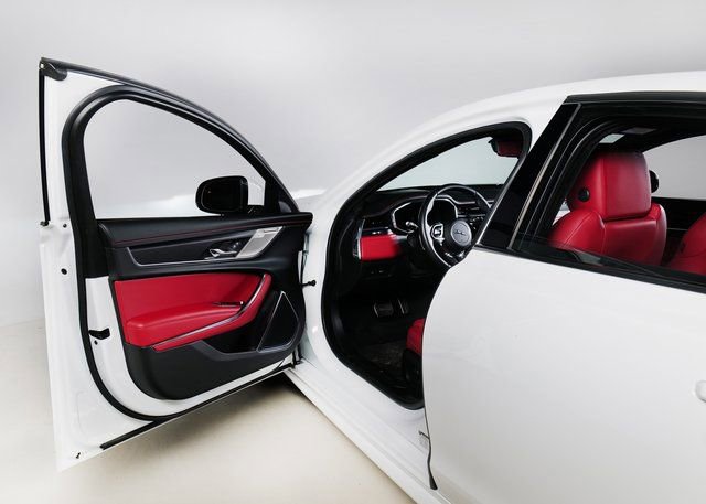 Used 2024 Jaguar XF R-Dynamic SE image 26