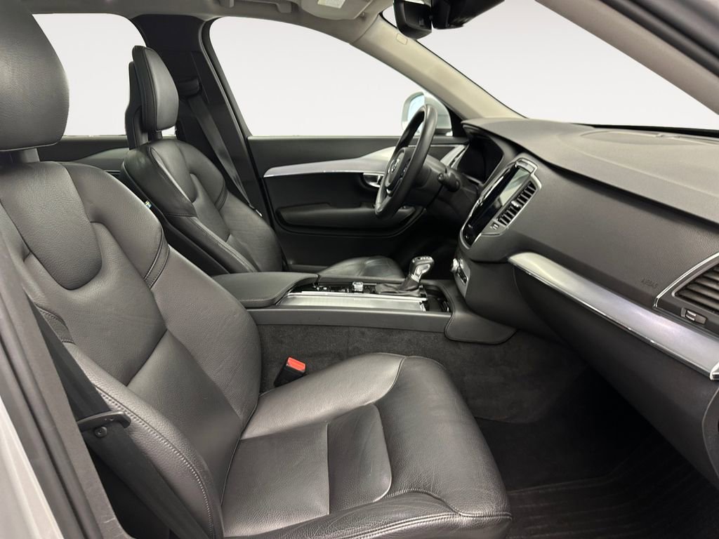 Used 2018 Volvo XC90 T5 Momentum AWD/4WD image 15