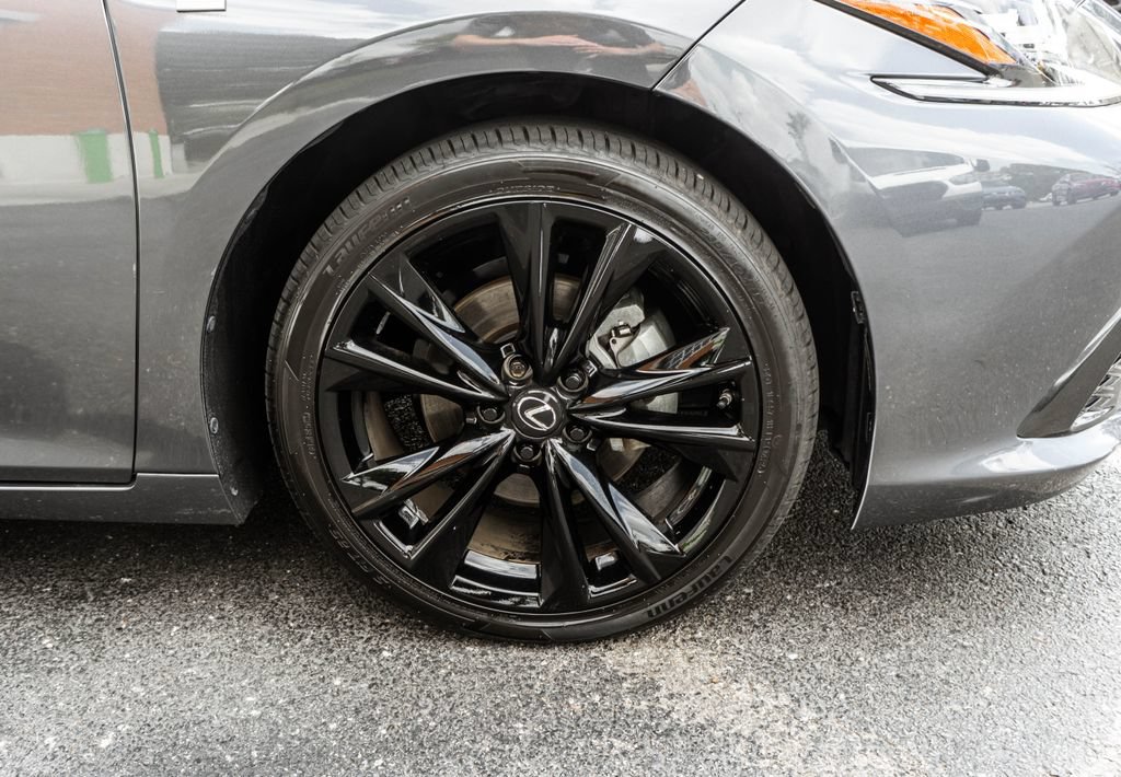 Used 2022 Lexus ES 300h F Sport w/ Accessory Package 2 FWD image 5