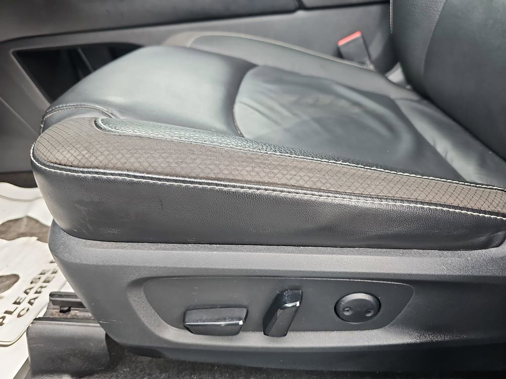 Used 2024 Nissan Pathfinder SL w/ SL Premium Package image 34