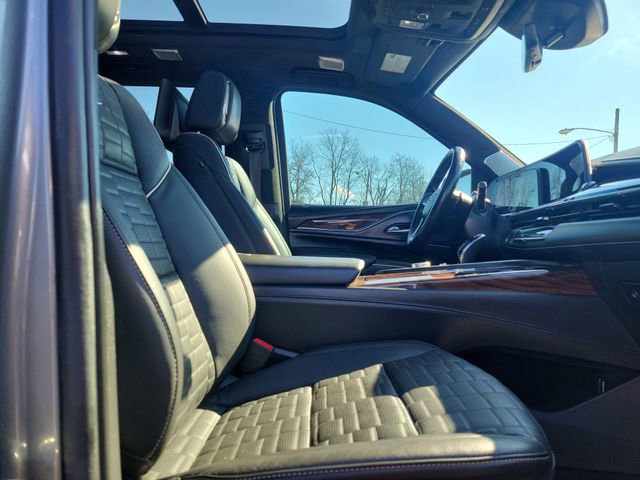 Used 2022 Cadillac Escalade ESV Sport Platinum w/ Heavy-Duty Trailer Package image 37