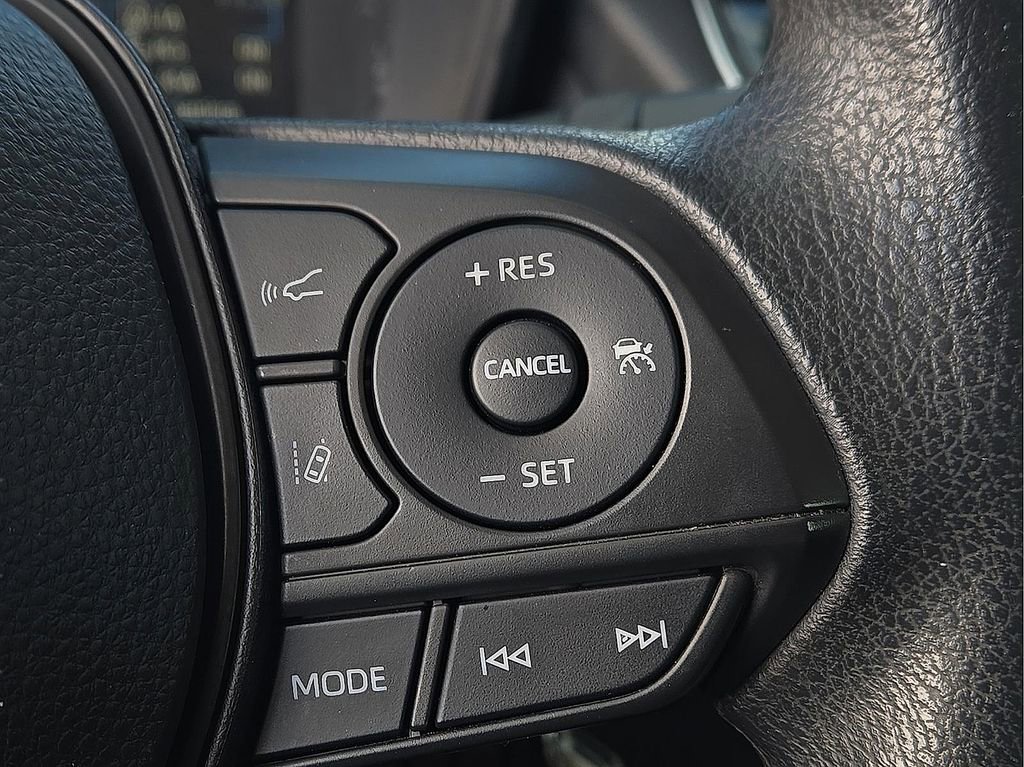 Used 2022 Toyota Corolla LE image 17