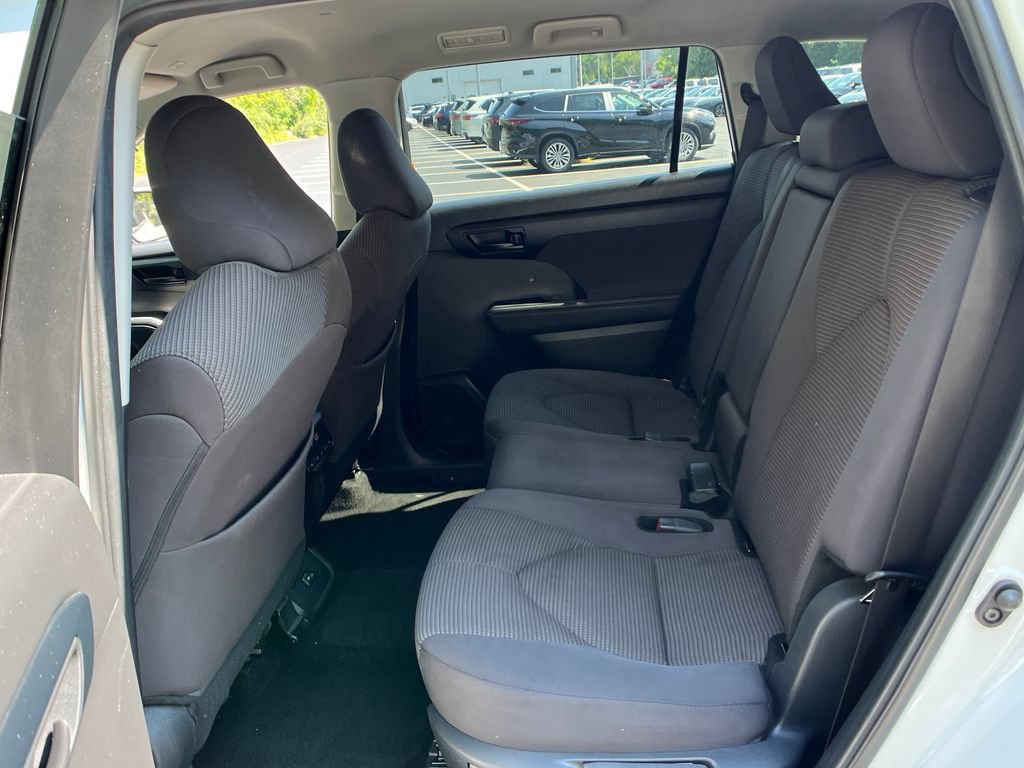 Certified 2024 Toyota Highlander LE AWD/4WD image 21