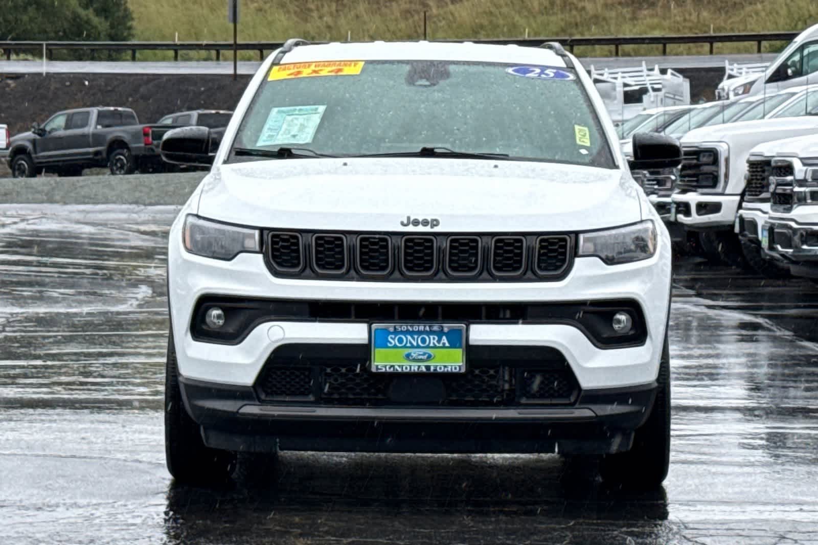 Used 2025 Jeep Compass Latitude w/ Altitude Special Edition AWD/4WD image 9