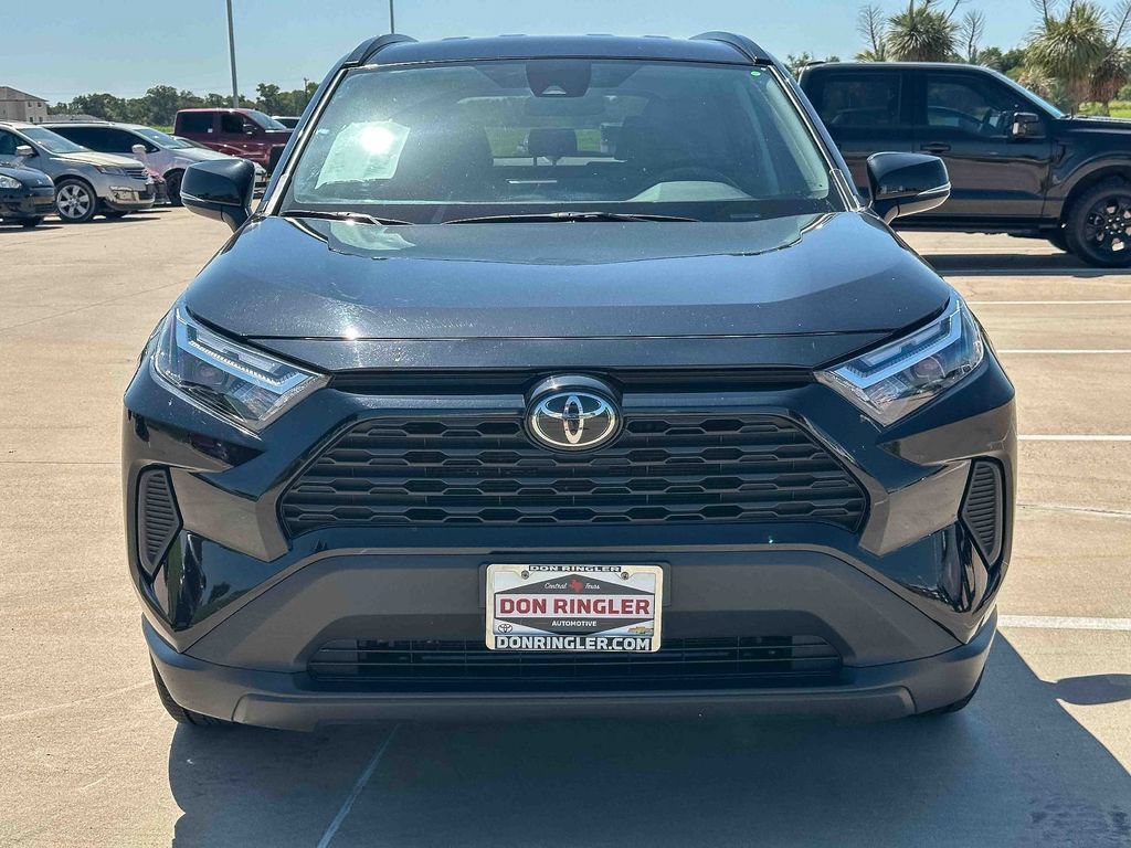 Used 2025 Toyota RAV4 XLE FWD image 8