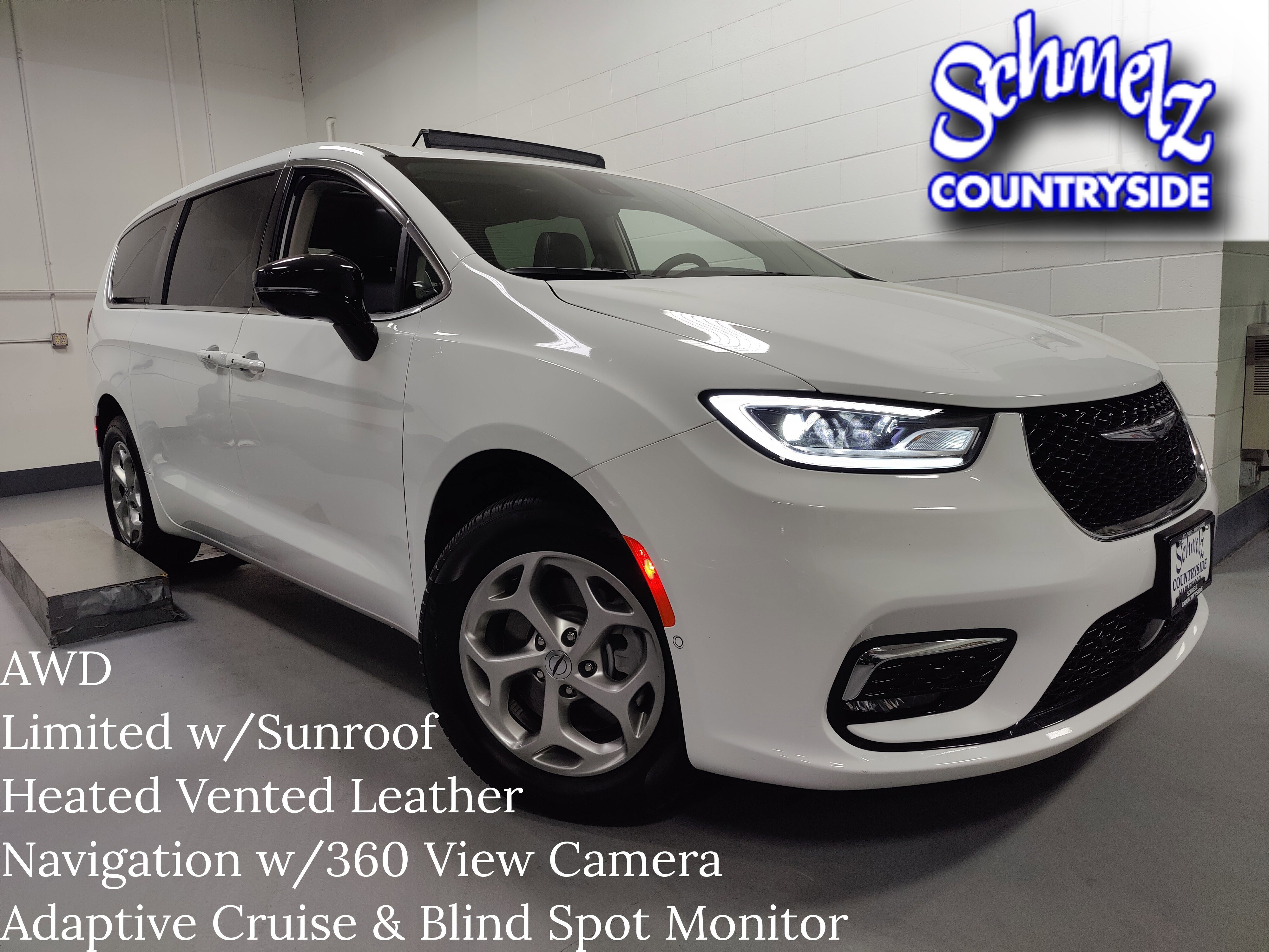 Used 2024 Chrysler Pacifica Limited image 1