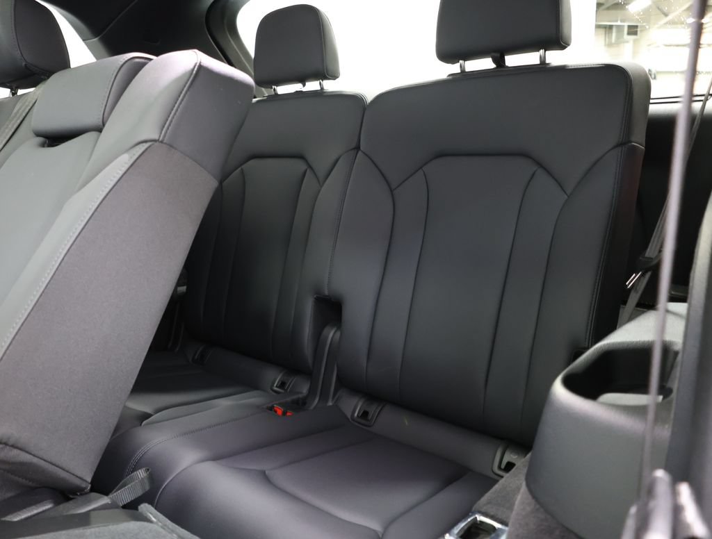 Certified 2024 Audi Q7 3.0T Prestige AWD/4WD image 28