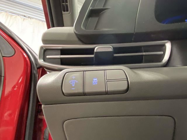 Certified 2025 Hyundai Elantra Sport image 21