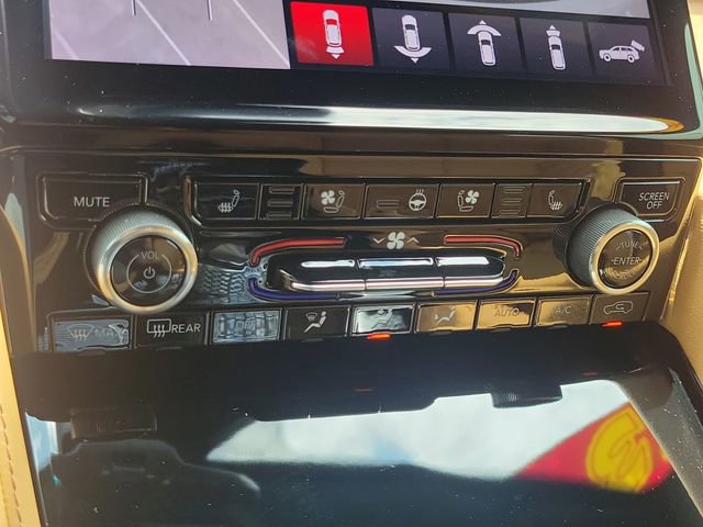 Used 2024 Jeep Grand Cherokee Summit AWD/4WD image 27