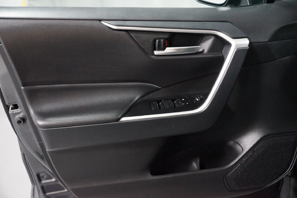 Certified 2025 Toyota RAV4 XLE FWD image 30