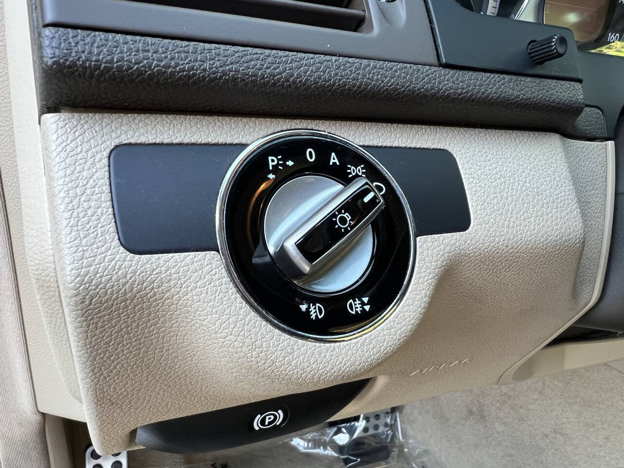 Used 2010 Mercedes-Benz C 350 Sport image 21