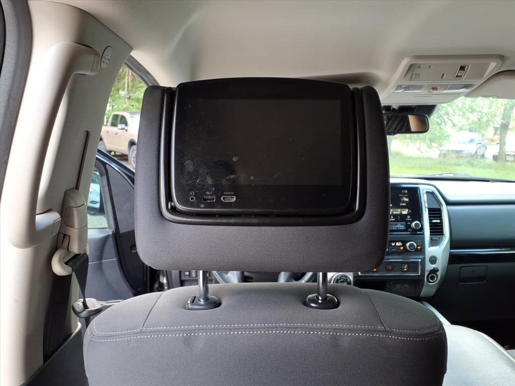 Used 2021 Nissan Titan SV w/ SV Convenience Package image 21