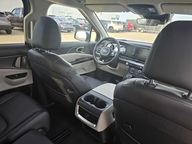 Used 2024 Kia Carnival LX FWD image 21